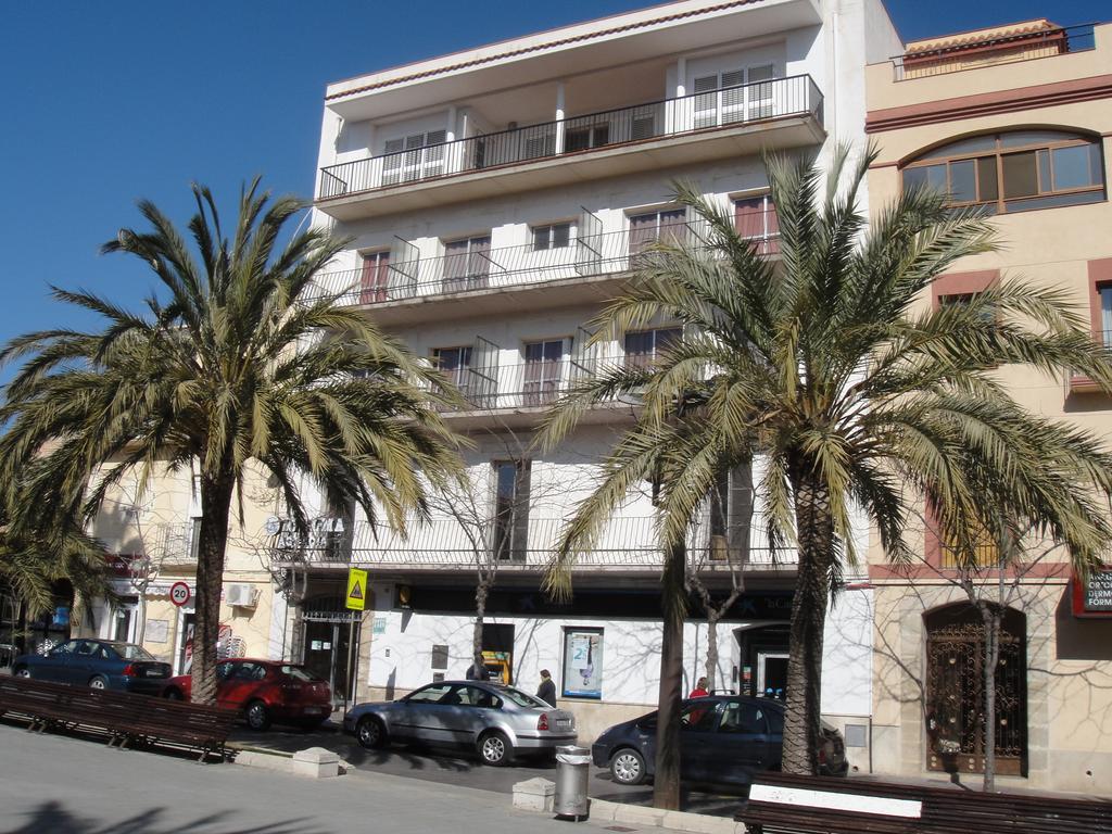 Hostal Residencia Celma Sant Carlos de la Ràpita Extérieur photo